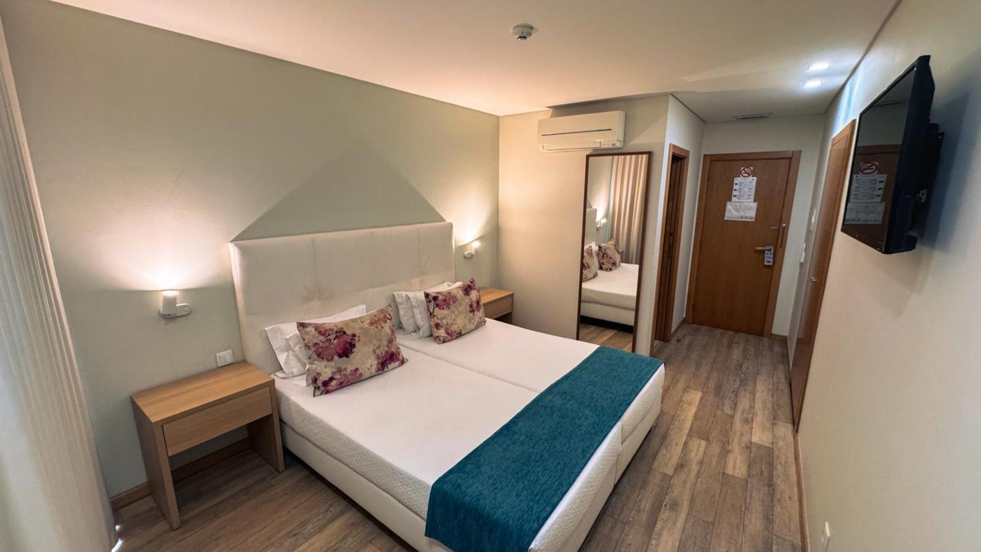 Twin Room,1646930797:JPEG