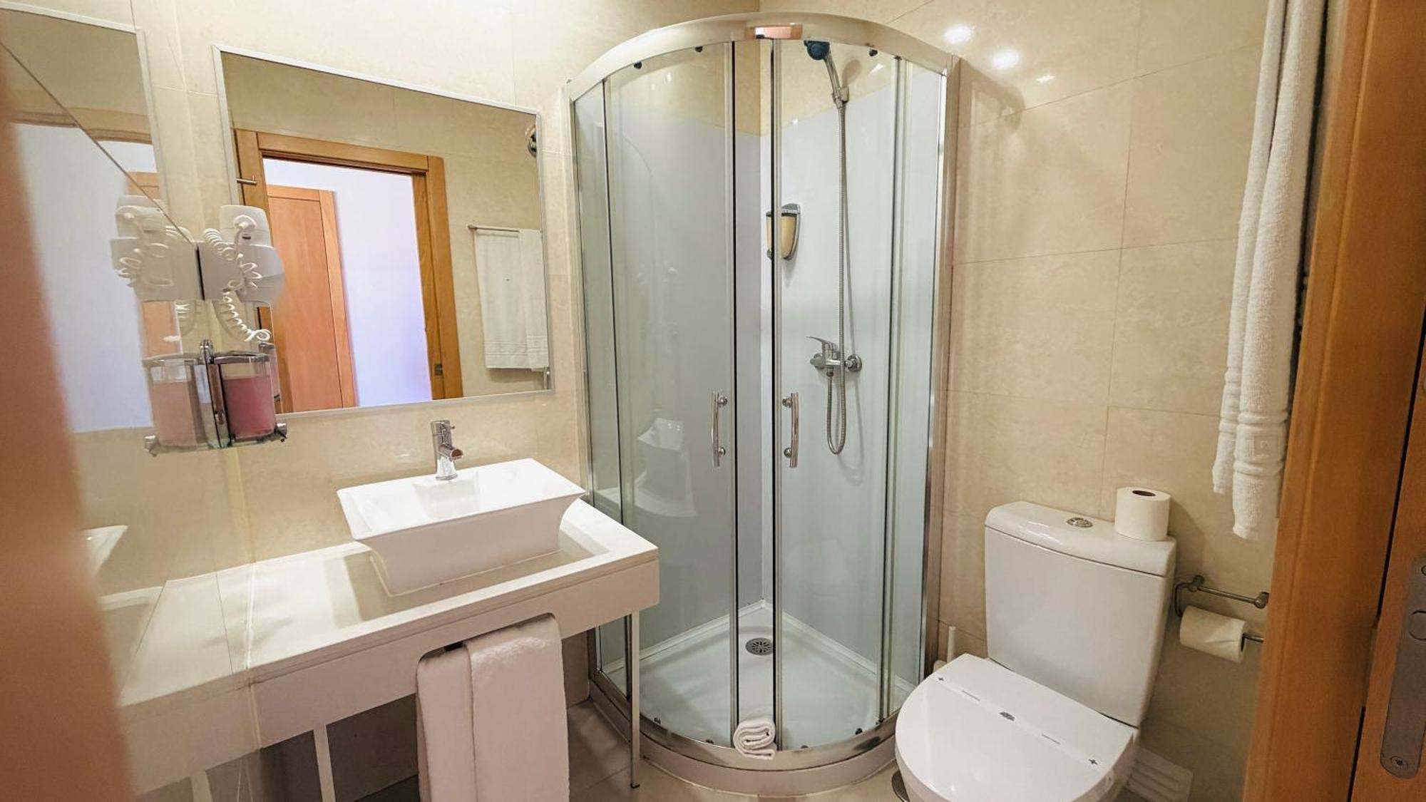 Triple Room,1771872026:JPEG